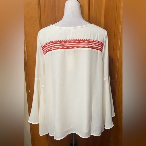 NWT Embroidered White and Red Bell Sleeve Top - Picture 3 of 6